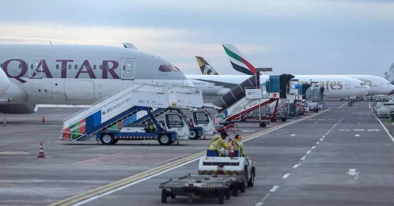  全球航空业遭遇双重打击，燃油价格暴涨叠加航线中断；长途航班成本显著抬升，旅客需谨慎规划出行路径。 文化旅游