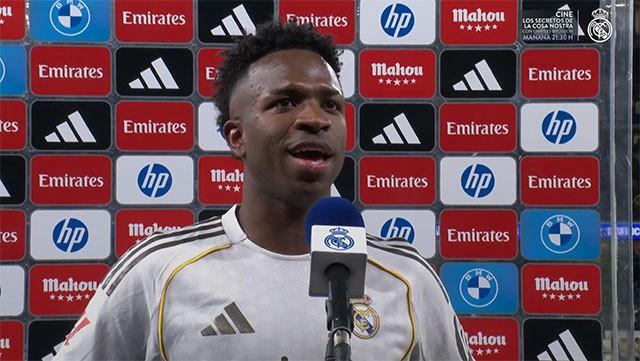  维尼修斯双响建功，皇马德比险胜马竞；主席寄语成真，巴西前锋状态火热。 体育新闻 维尼修斯双响建功，皇马德比险胜马竞；主席寄语成真，巴西前锋状态火热。 体育新闻