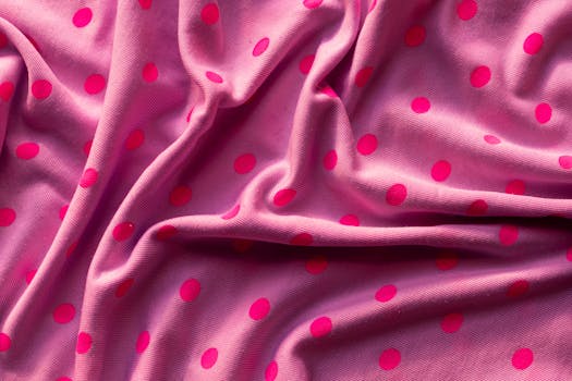  发行节奏逐步趋缓：公募市场转向理性，港股机遇悄然浮现。 IT技术