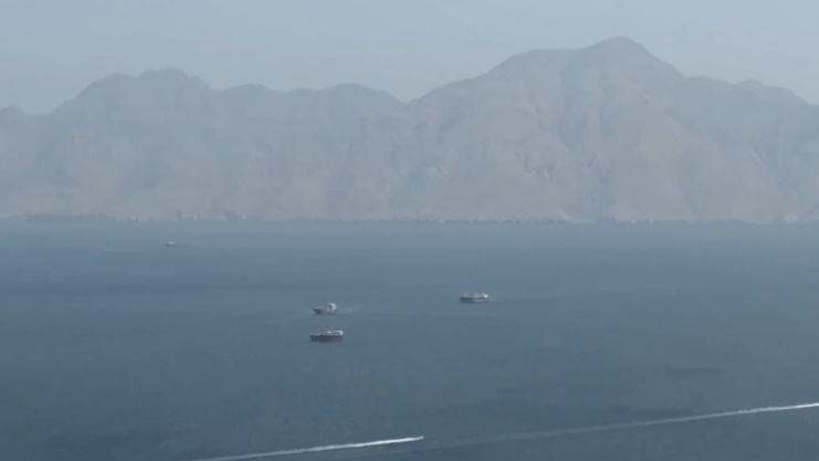 地缘博弈透视:美伊局势走向与油价波动逻辑 股票财经 地缘博弈透视:美伊局势走向与油价波动逻辑 股票财经 地缘博弈透视:美伊局势走向与油价波动逻辑 股票财经