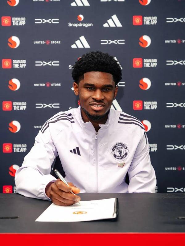  那个差点错过世界杯的少年，如今站上了梦剧场的舞台中央 体育新闻